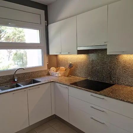 Bj-5 6 Pax Apartment *